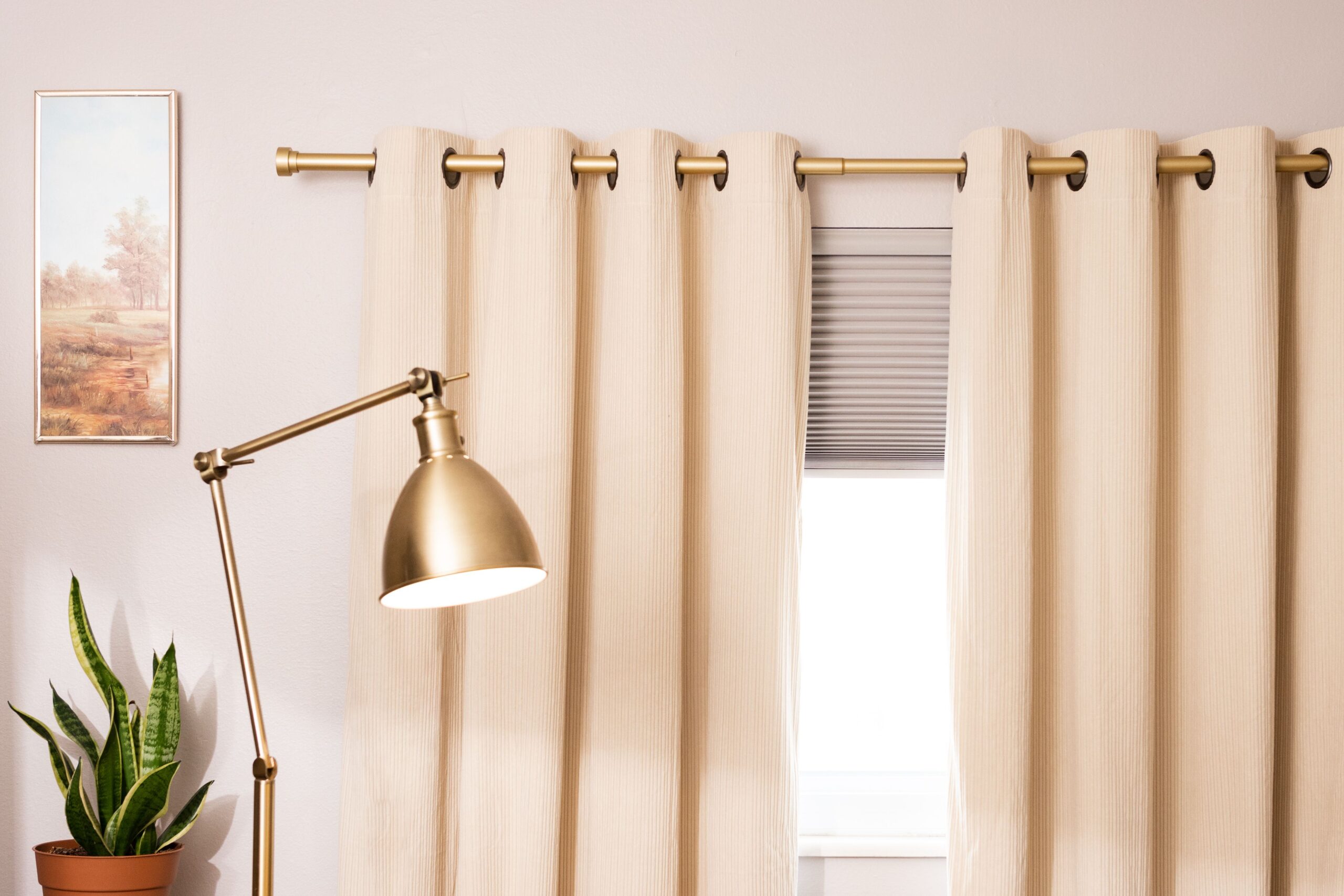 How much does it cost to hang a curtain rod?